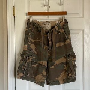 Vintage Y2K Abercrombie & Fitch Men's Camouflage Cargo Shorts